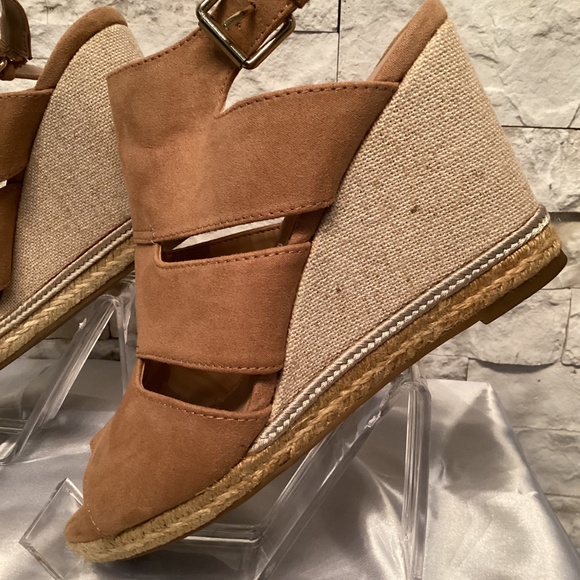 Apt. 9 tan Faux-Suede Wedge Sandals - Picture 5 of 12